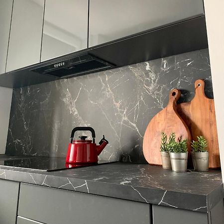 Metro Trocka Apartment Warsaw Luaran gambar