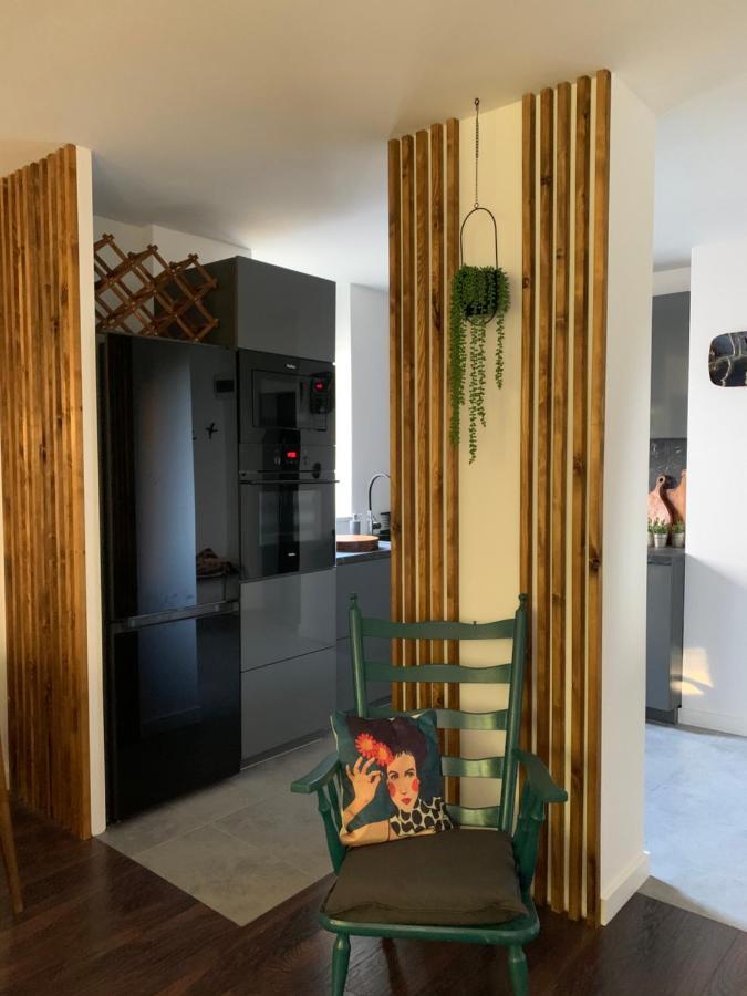 Metro Trocka Apartment Warsaw Luaran gambar