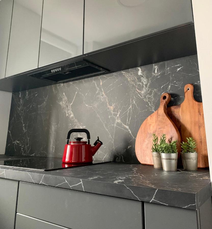 Metro Trocka Apartment Warsaw Luaran gambar